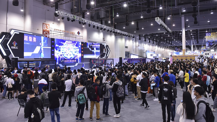 华体电竞厦门导播摇臂